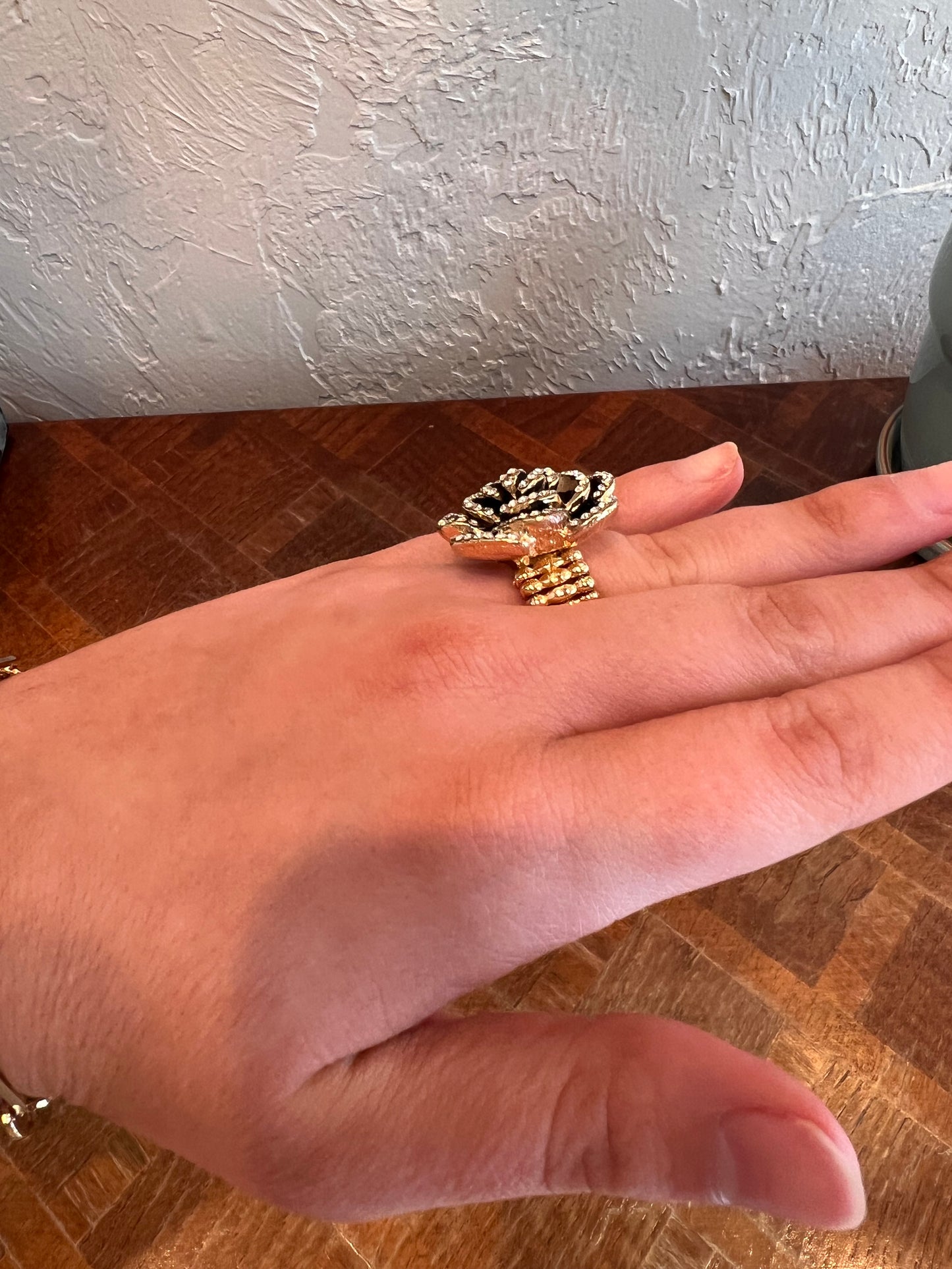 Stretchy Flower Ring Gold