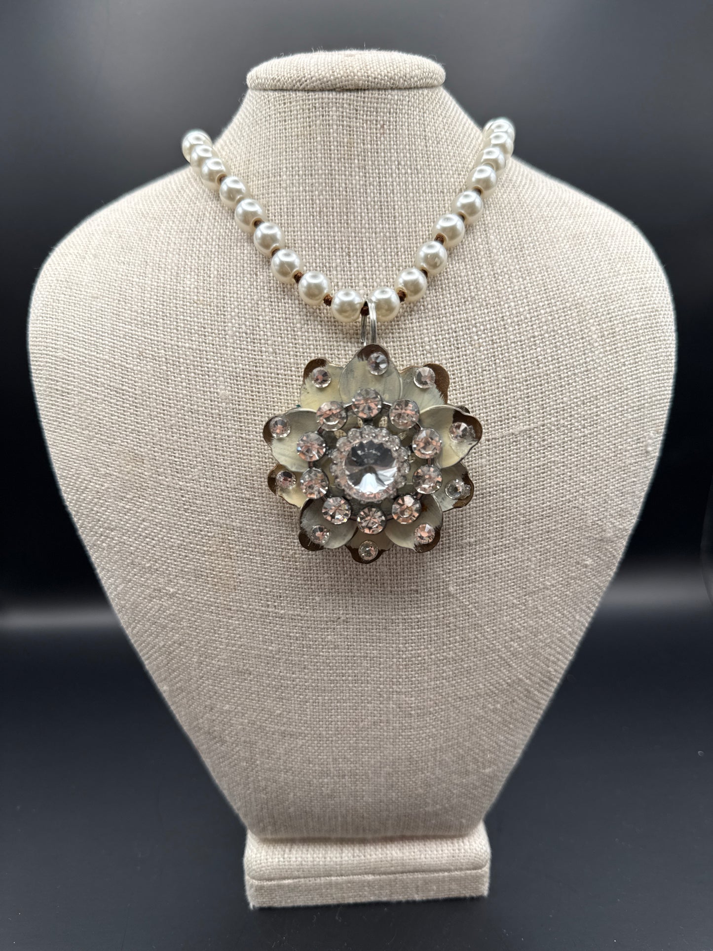ALICE Medium Hand Painted White Metal Crystal Flower Pearl Necklace