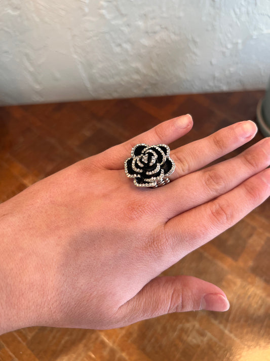 Stretchy Flower Ring Silver