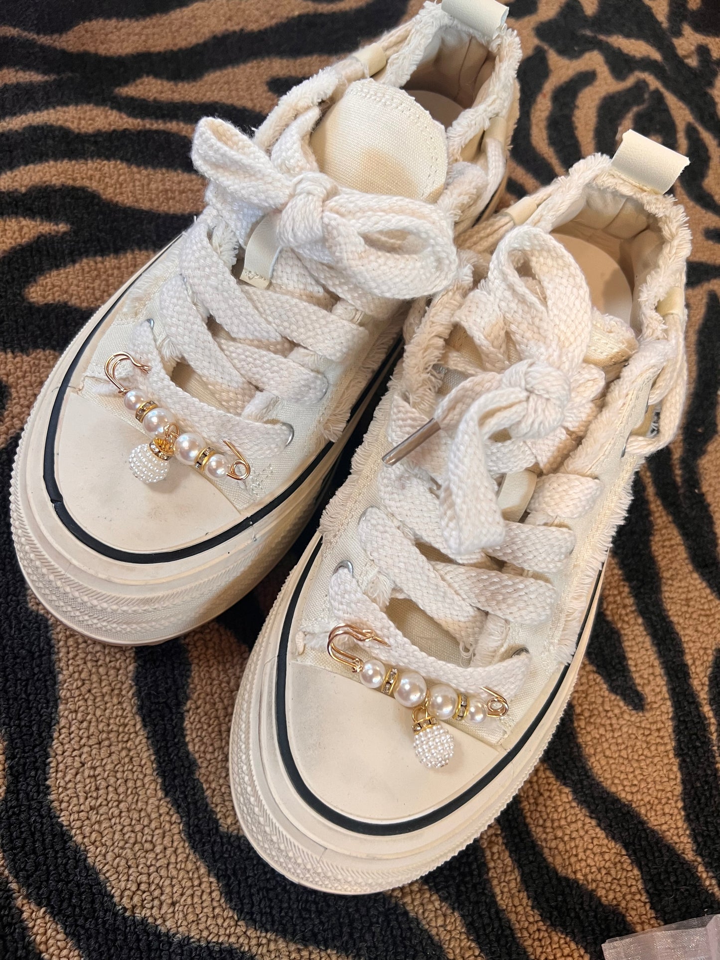 Large Pearl Safety Pins with Charm Shoe Charms