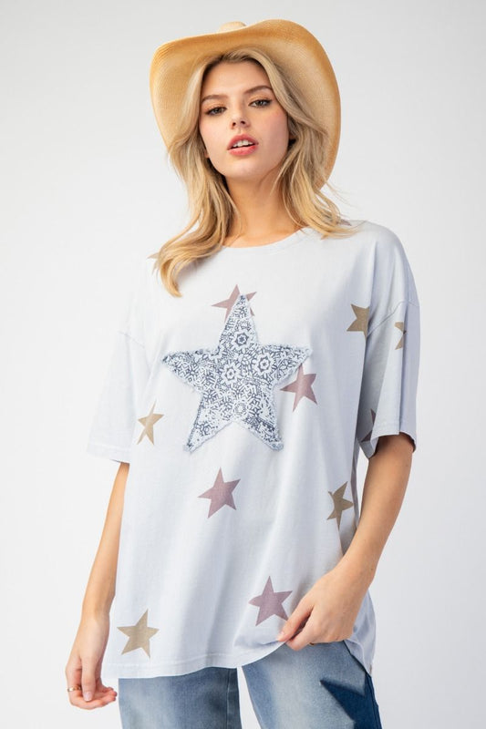 EASEL WASHED STAR PATCH AND PRINT KNIT TOP Cotton Blue Plus Pretty