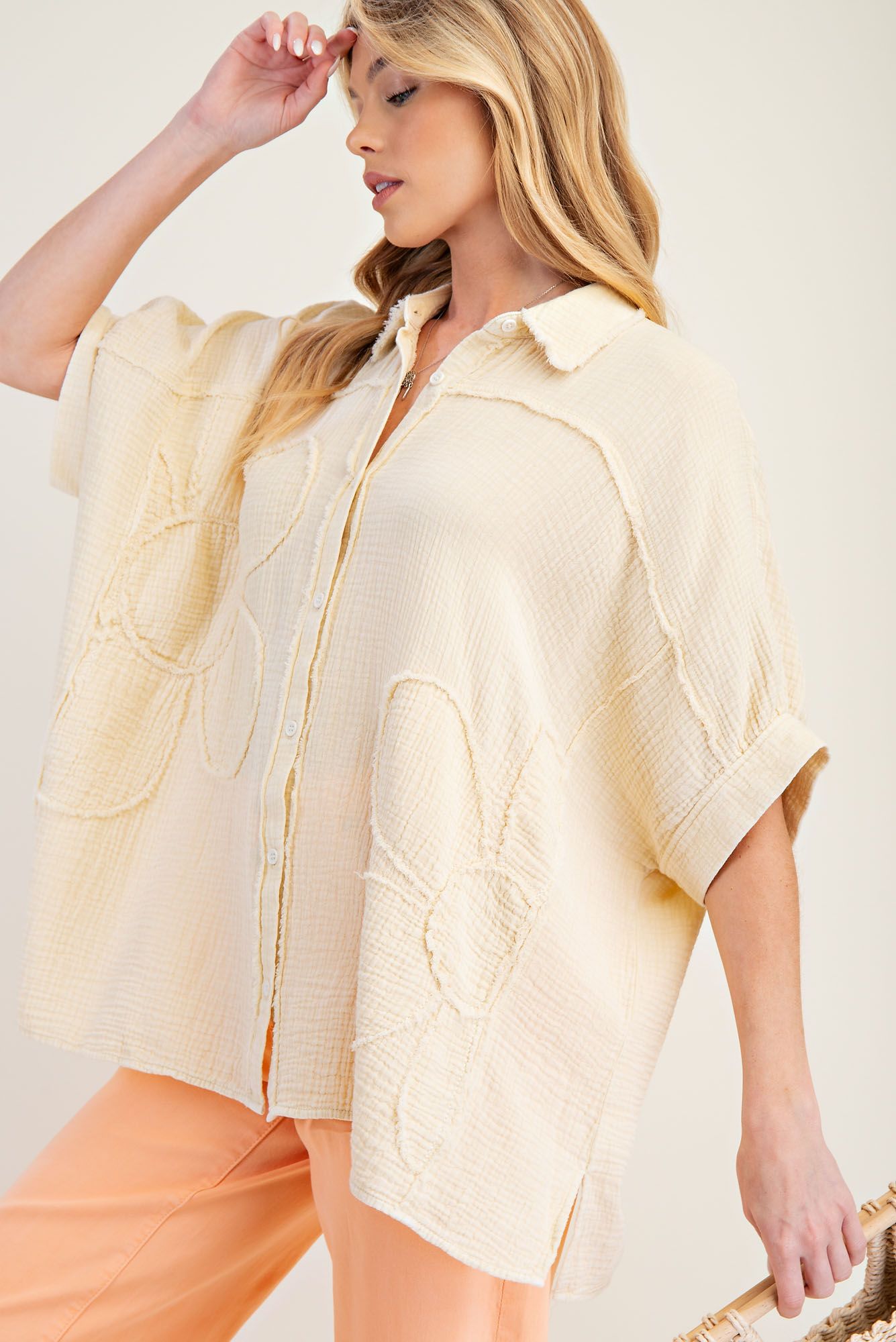 EASEL FLOWER PATCH MINERAL WASHED COTTON GAUZE SHIRT NATURAL PLUS PRETTY
